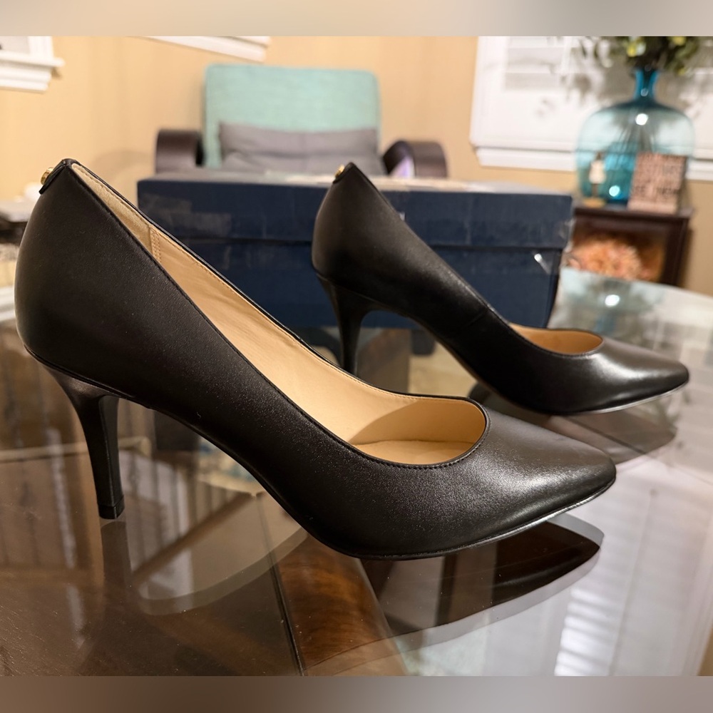 New Cole Haan Low Comfy Black Heels Size 8